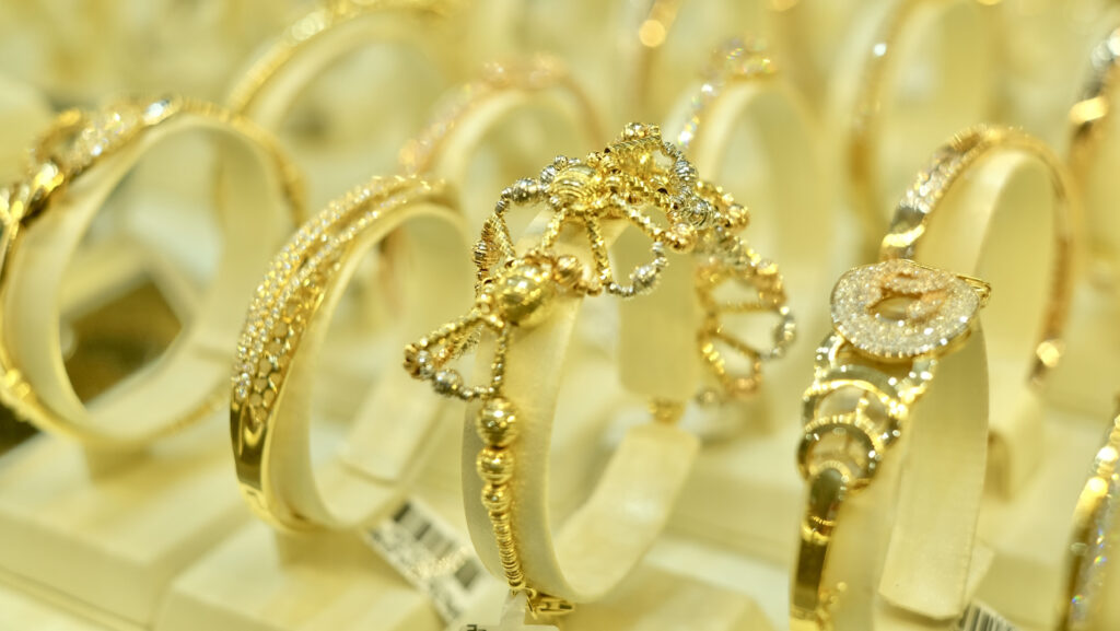 vang hieu 3 06080248 1024x577 - Giá Vàng Thế Giới Hôm Nay 1/10: Hướng tới mốc 3.900 USD/ounce khi Fed chuẩn bị giảm lãi suất