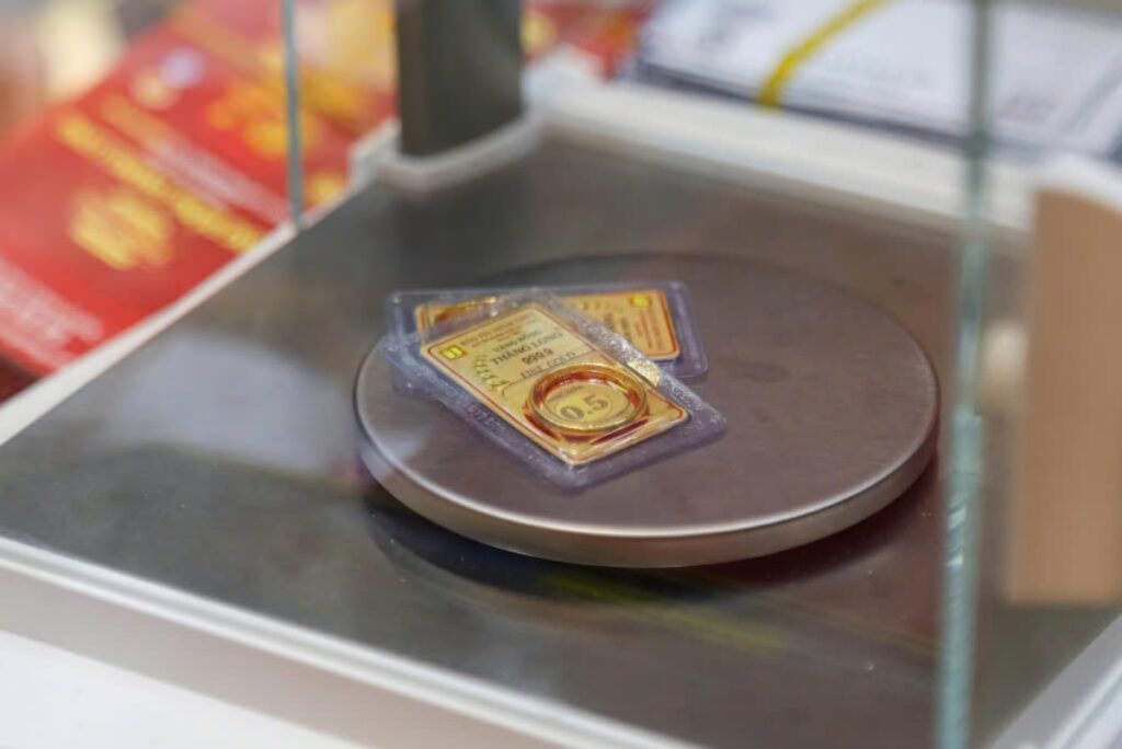 vang nhan duc 7 05453622 1024x684 - Giá Vàng Thế Giới Hôm Nay 3/11: Thị Trường Thận Trọng Sau Phát Biểu Cứng Rắn Của Fed