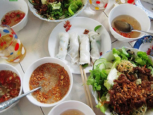 Bánh ướt thịt nướng Kim Long