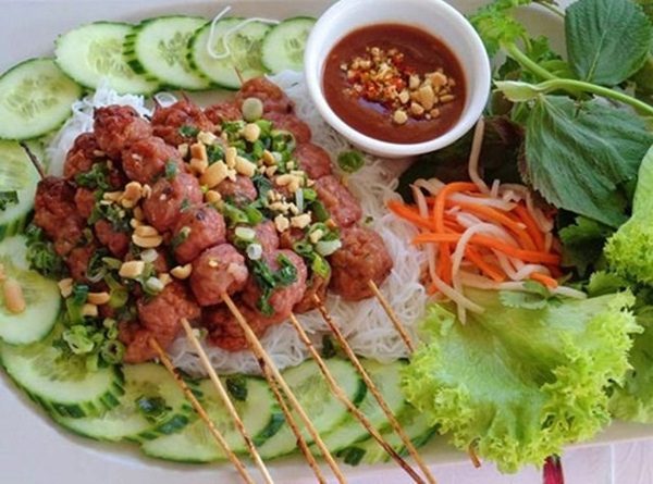 nem nuong cai rang can tho 600x445 - Nhớ mãi không quên 4 món đặc sản Cần Thơ