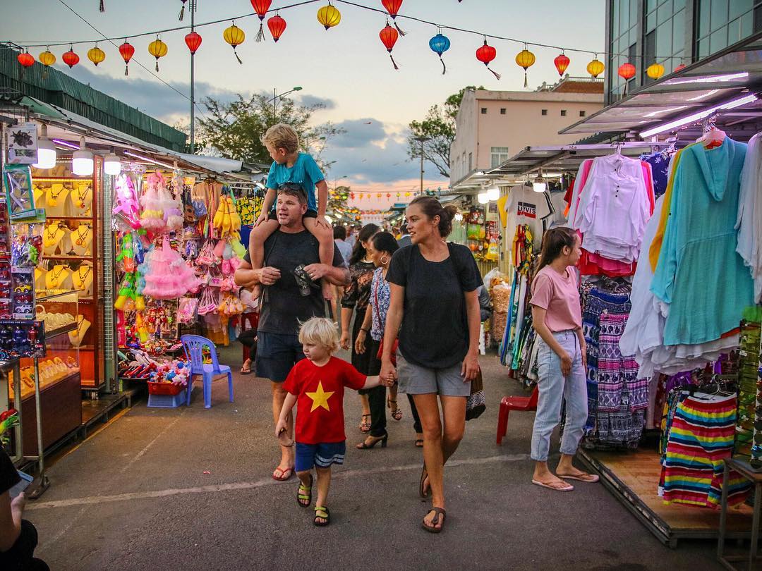 Chợ đêm Nha Trang ở đâu? Khám phá ẩm thực, các gian hàng độc đáo di cho dem nha trang - Chợ đêm Nha Trang ở đâu? Khám phá ẩm thực, các gian hàng độc đáo