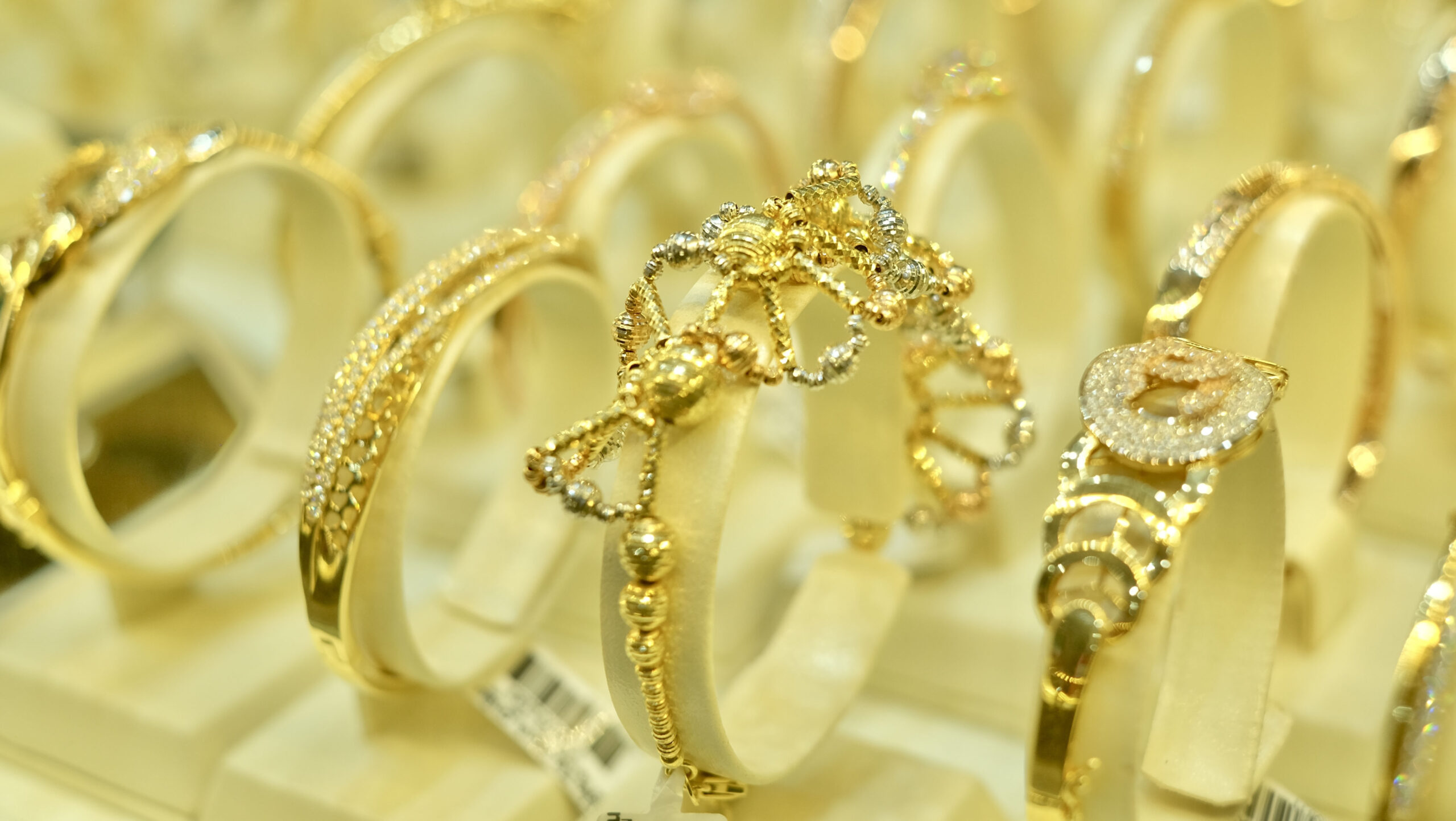 Giá Vàng Thế Giới Hôm Nay 1/10: Hướng tới mốc 3.900 USD/ounce khi Fed chuẩn bị giảm lãi suất