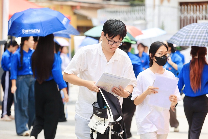 Lần đầu Bộ GD&ĐT công bố điểm sàn lĩnh vực pháp luật, mức tối thiểu 20 điểm