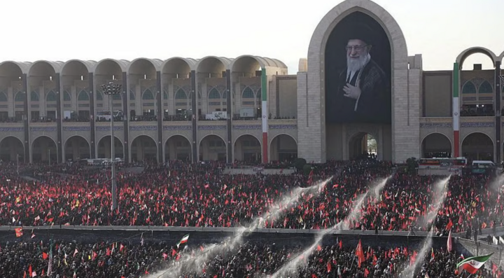 Thi hài của ông Khamenei được đưa về Qom trước lễ rước
